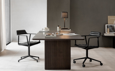 Vipp 452 Swivel Bürostuhl mit Rollen schwarz